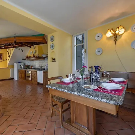 Villa San Siro Sleeps 6 Wifi